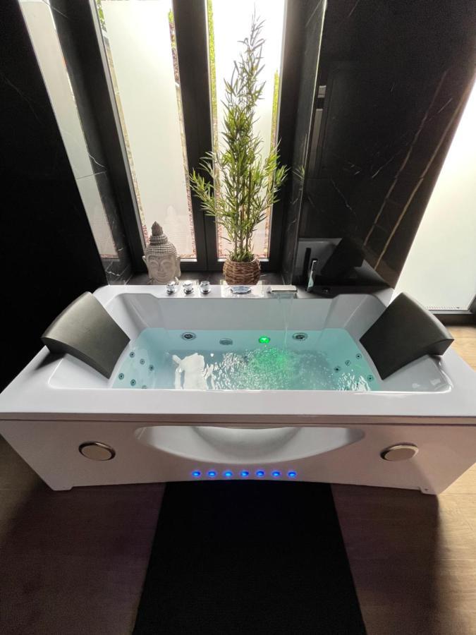 L'Heure De La Detente Spa Privatif بوراين المظهر الخارجي الصورة